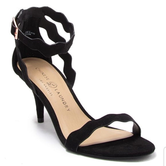 Chinese Laundry rubie scalloped sandal, black with copper hardware - Picture 1 of 6